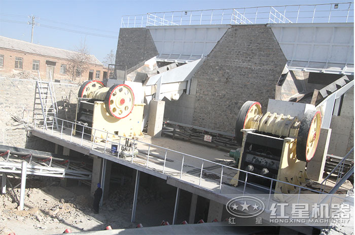 顎式石子機(jī)現(xiàn)場