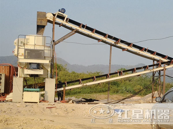 安全時產380噸石灰石制砂機現場