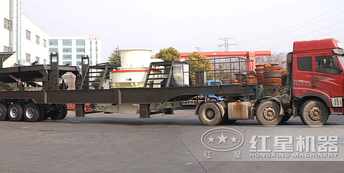 大型磨砂一體機車頭牽引開到施工現(xiàn)場 大型磨砂一體機車頭牽引開到施工現(xiàn)場